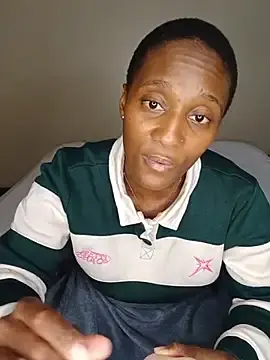 Stripchat Free Porn Cam of Lucy_Blacksilk