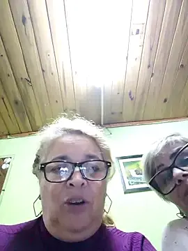 Stripchat Sex Cam of momismilf544
