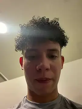 Stripchat Live Sex Cam of yoursexyjose