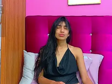 Stripchat Live Sex Cam of littlee_emilyy_