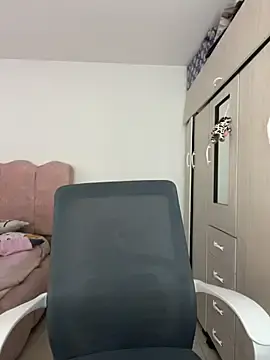 Stripchat Watch Live Sex Cams of Emmily_19