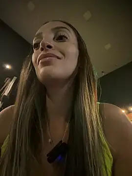 Stripchat Free Porn Cam of BelleLouiseVp
