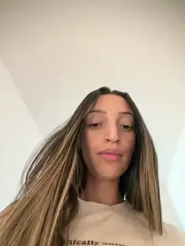Stripchat Free Porn Cam of BelleLouiseVp