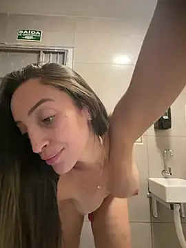 Stripchat Live Sex Cam of BelleLouiseVp