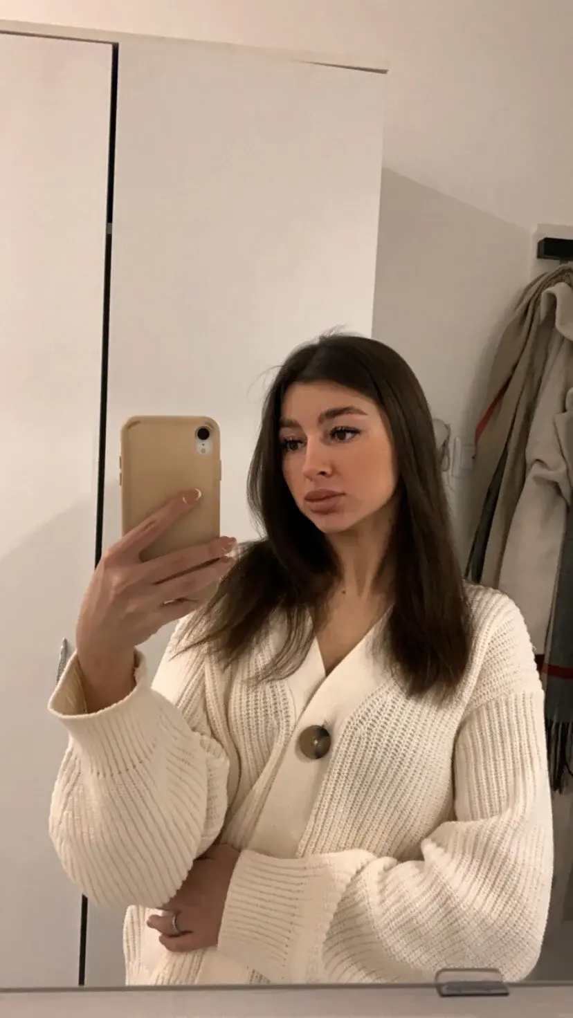 Mia_Callme