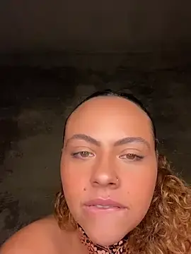Stripchat Watch Live Sex Cams of Chloe_Leaozinho