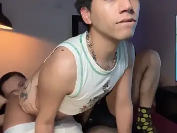 Stripchat Live Sex Cam of Noah_and_Steven