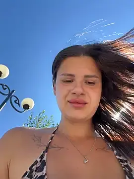 Stripchat Free Live Porn of MiraReach