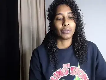 Stripchat Best live sex cam show of yohatinelly07