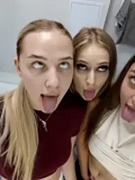 Stripchat Best Webcam of caressyourself