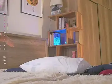 Stripchat Sex Cam of TennieHartney