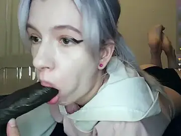 Stripchat Live Sex Cam of cruellagoth666