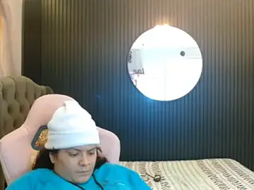 Stripchat Sex Cam of snowflake_xxx