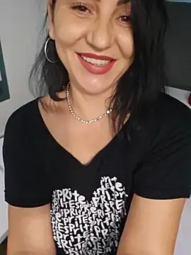Stripchat Live Porn of OhhhLauraxx