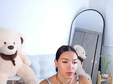 Stripchat Free Porn Cam of MiaGlowVelvet