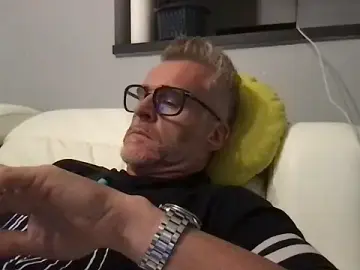 Stripchat Watch Live Sex Cams of Axl_hot