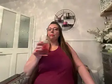Stripchat Live Sex Cam of BuxomKitty_BBW