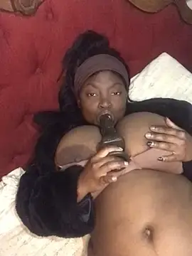 Stripchat Free Porn Cam of Shortbase_kiki