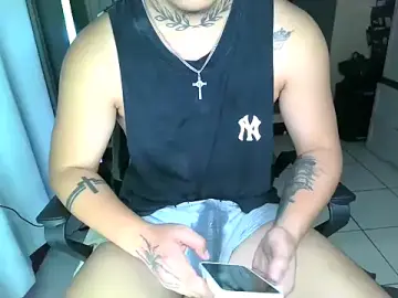 Stripchat Live Sex Cam of urhardfuckerAsiandaddy