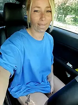 Stripchat Sex Cam of POPPY_XO