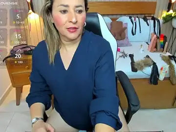 Stripchat Free Live Porn of luciana_ballesteros_