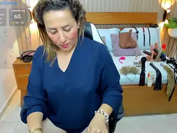 Stripchat Adult Webcams of luciana_ballesteros_