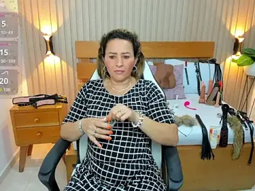 Stripchat Free Porn Cam of luciana_ballesteros_