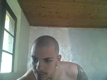 Stripchat Sex Cam of robertmrn112