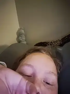 Stripchat Sex Cam of countrymomma