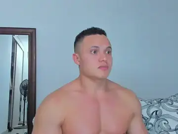 Stripchat Live Sex Cam of KingLevi01