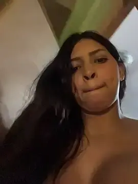 Stripchat Adult Webcam of Milanyvero_