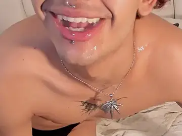 Stripchat Live Sex Cam of MiikeOthon
