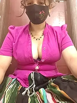Stripchat Sex Cam of Saanvi-Sen