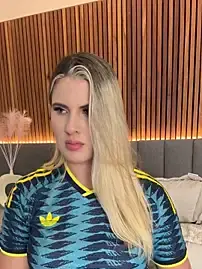 Stripchat Live Sex Cam of EmiilyAdams_