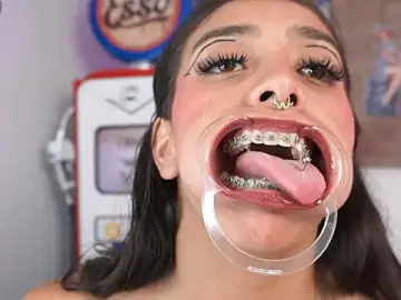 Stripchat Free Porn Cam of miss_collins