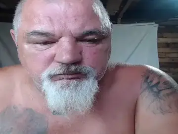 Stripchat Live Sex Cam of Newfiesausage1972