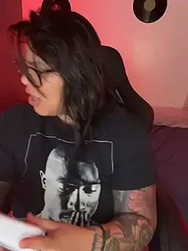 Stripchat Live Sex Cam of miacanela_xo