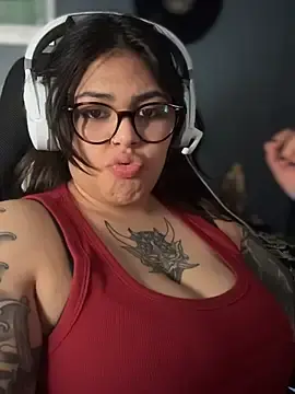 Stripchat Sex Chat of miacanela_xo