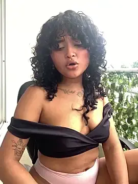 Stripchat Live Sex of ladulcemary_