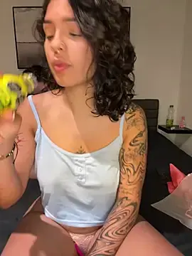 Stripchat Live Porn of Alice_surprise