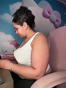 Stripchat Sex Cam of Carola-Ross