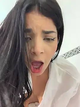 Stripchat Nude Webcam of ArieliciousXXX