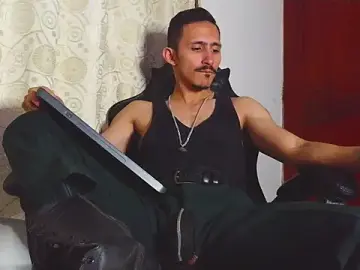 Stripchat Best live sex cam show of HomeAloneK