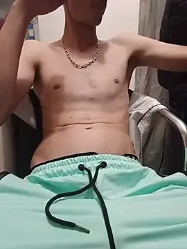 Stripchat Adult Webcams of Skinboy06