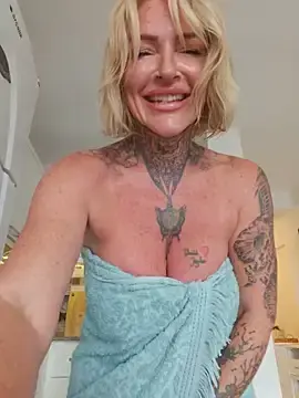 Stripchat Free Live Porn of TravelMommyBlair