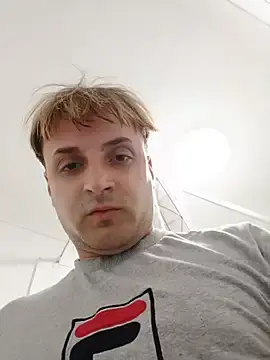 Stripchat Free Porn Cam of Levarboy