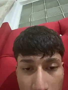 Stripchat Sex Cam of glopetitooo