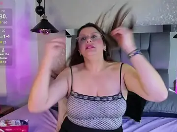 Stripchat Adult Webcam of miiaStorm