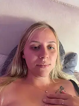 Stripchat Best live sex cam show of lunawolf21