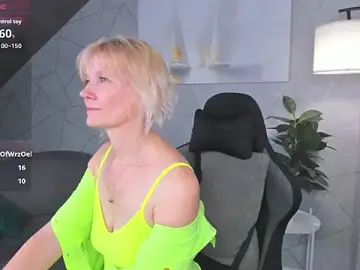 Stripchat Nude Webcam of Julie_Lucas